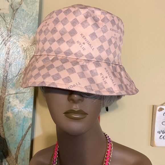 Kendall and Kylie bucket hat, your choice black/gray, blush/gray or orange/white - Picture 2 of 7